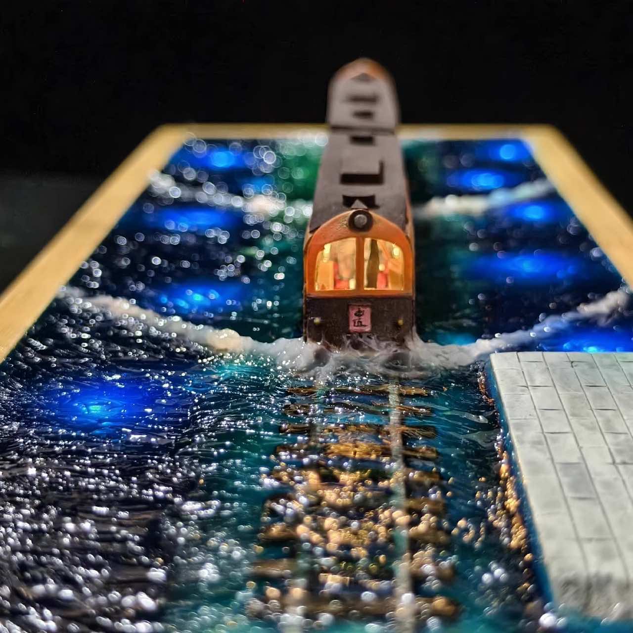 Artisan 3D Miniature Scenes - Water Train - eulique shop